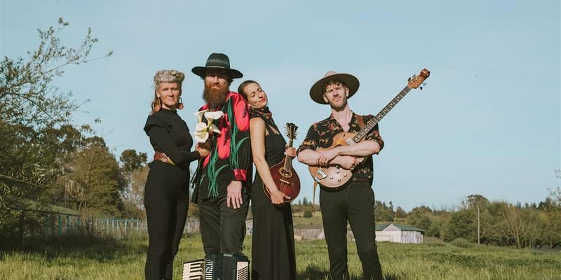 MaMuse full band presented by the Ashland Folk Collective