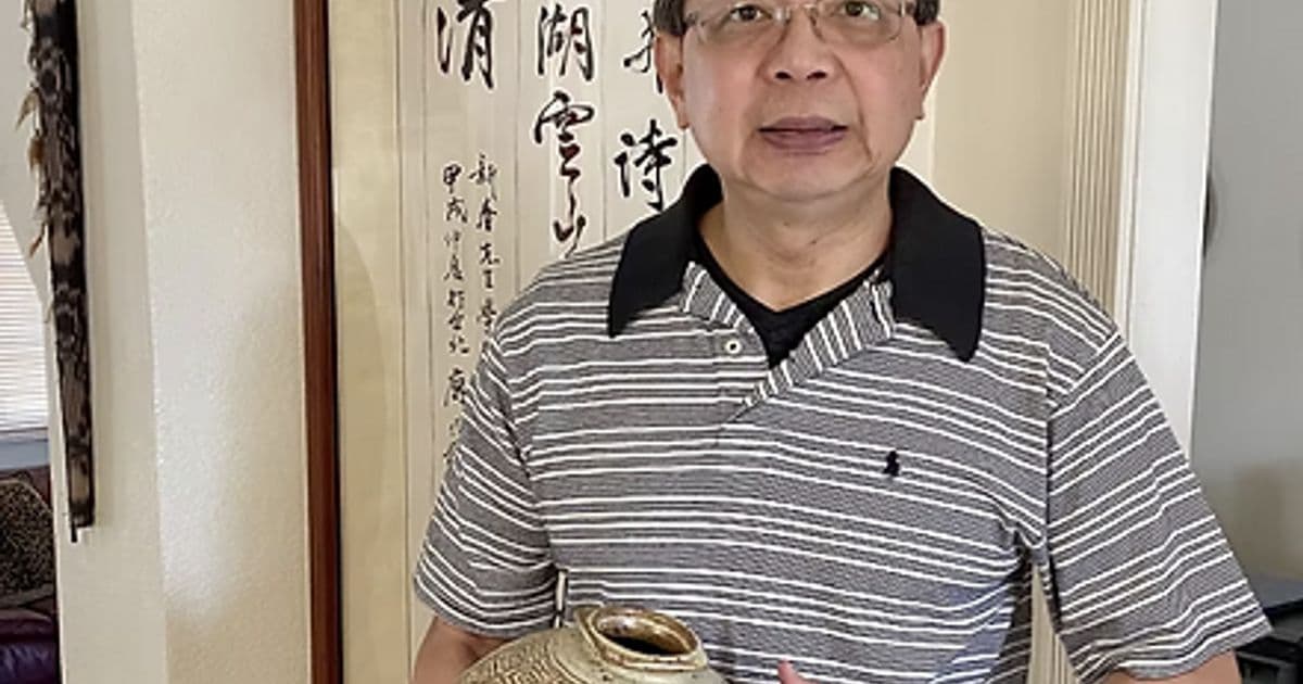 Demo Only: Wheel Throwing + Surface Decoration with Hsin-Chuen Lin